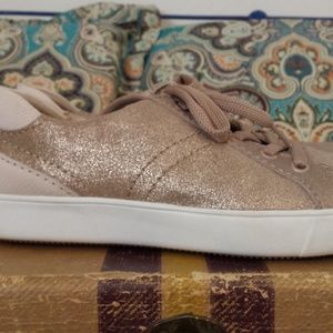 Naturalizer Morrison 6 Gold Metallic Sneaker